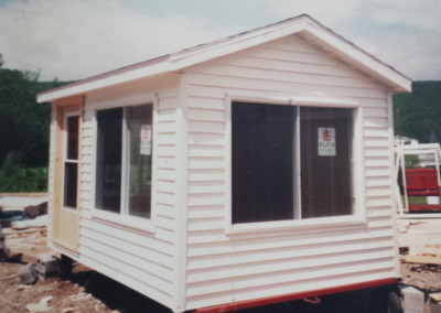 Cabanon de jardin, fenetre pour cabanon, porte de garage pour cabanon et porte de cabanon a vendre à Joliette | Cabanon Jean Paul Chevrette (3)